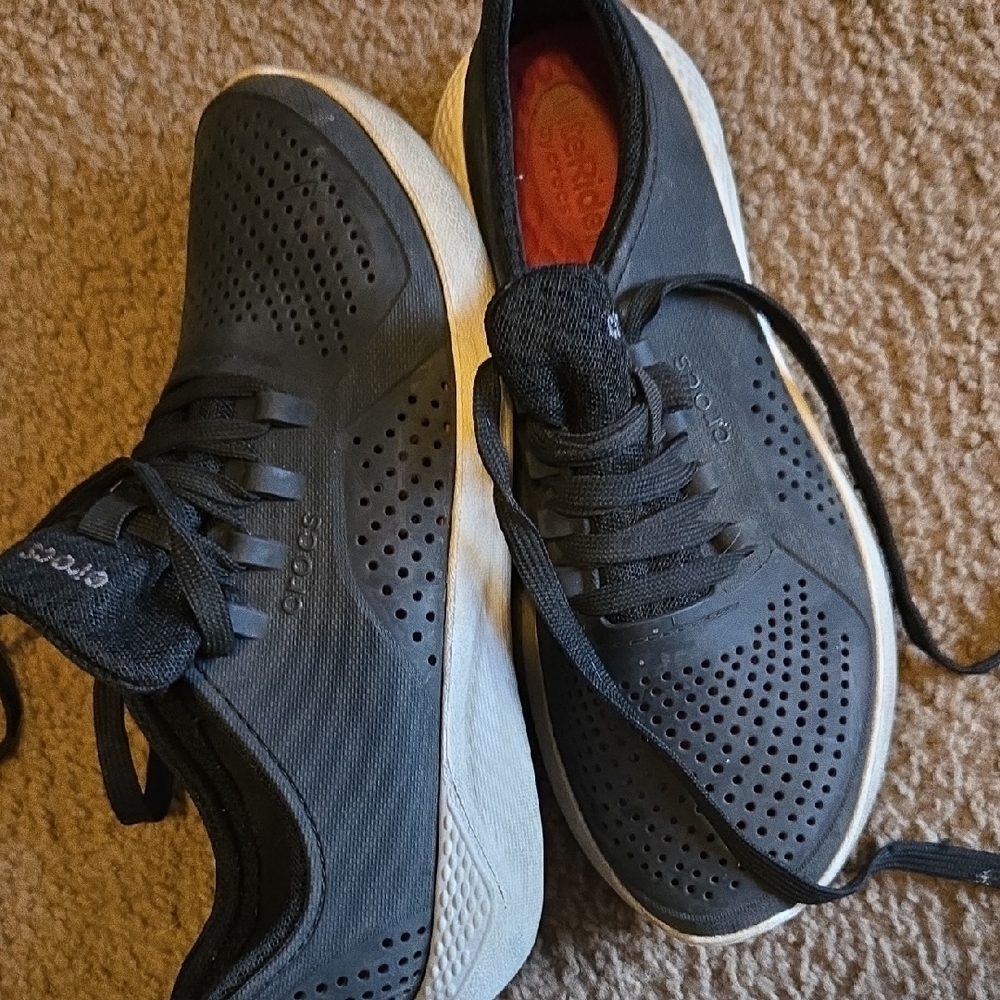Womans CROC Sneakers